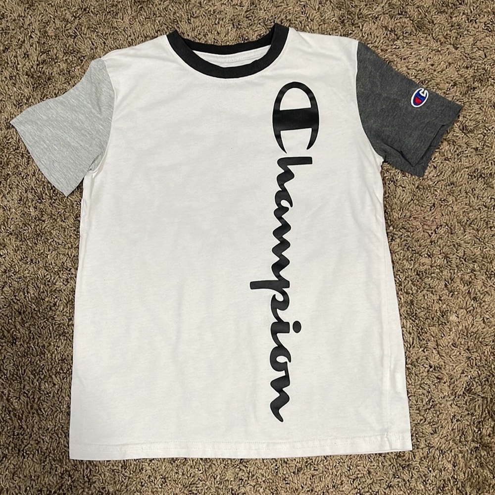 Champion Boys T-Shirt Size S (7/8)